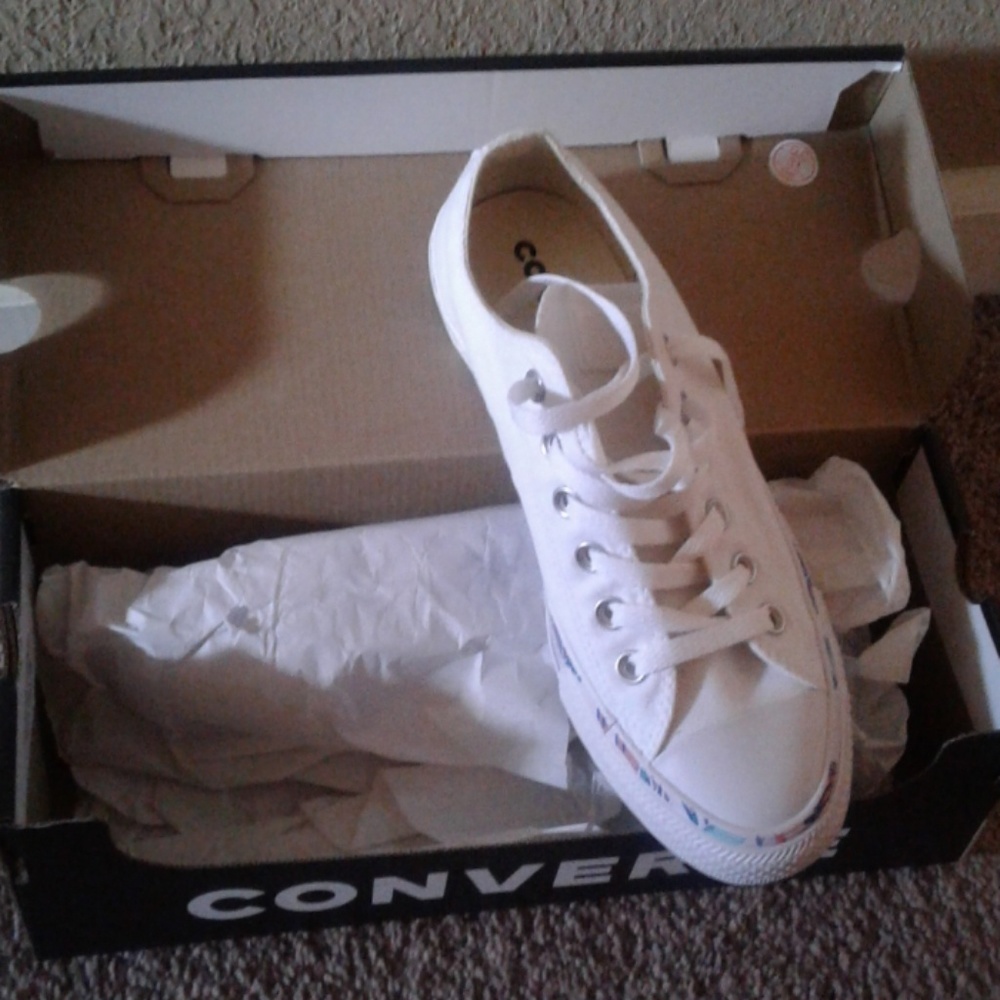 Converse size 8